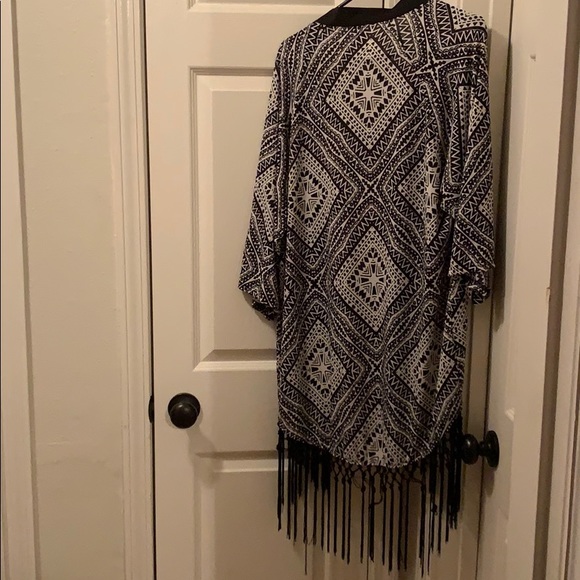 Used Large Rue 21 Print Kimono - Picture 2 of 8